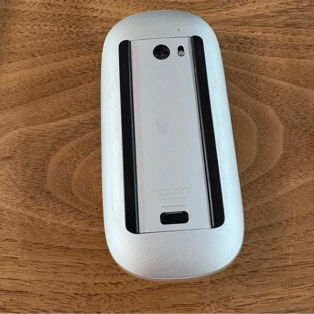 Apple Wireless Touch Magic Mouse in White